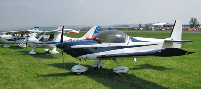C42An Ideal Light-Sport Aircraft Trainer? , ikarus c42